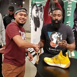 Meet your Posher, Dennis